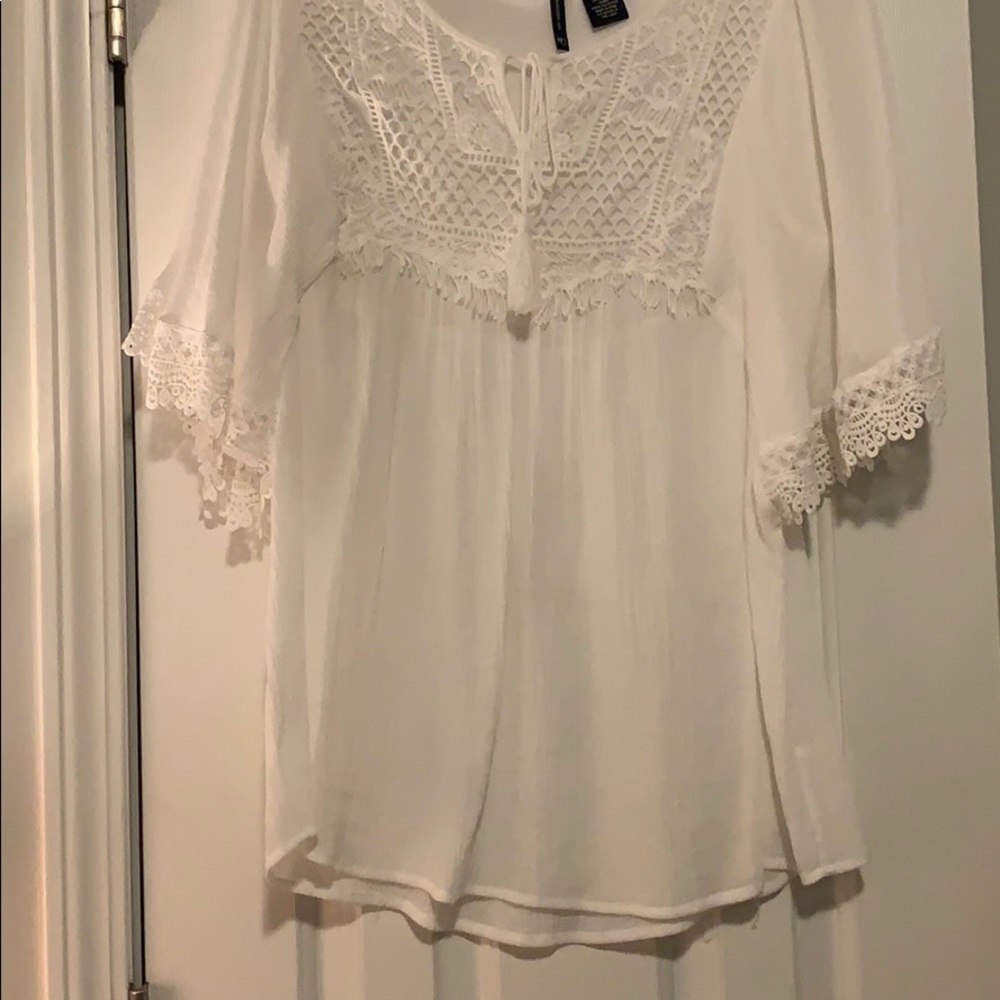 New Directions Women’s Tie Neck White Top